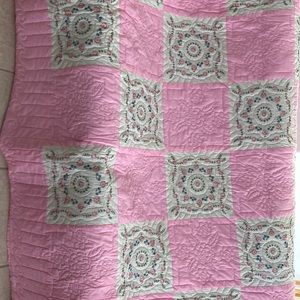 Vintage Hand-embroidered, Hand- Quilted bedspread. 85” x 104” Excellent cond